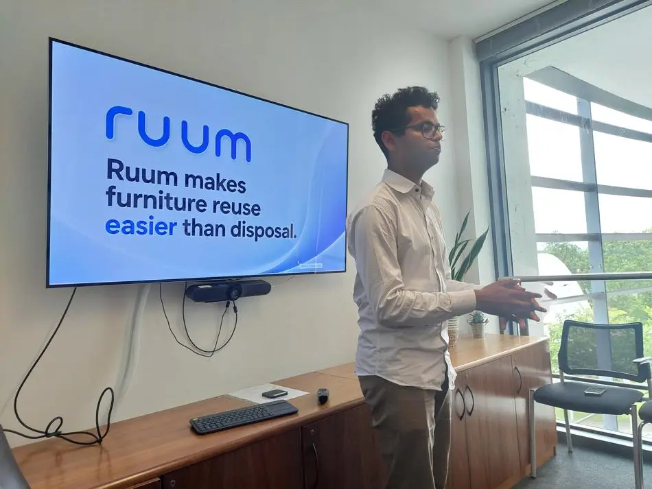 ruum presenting 